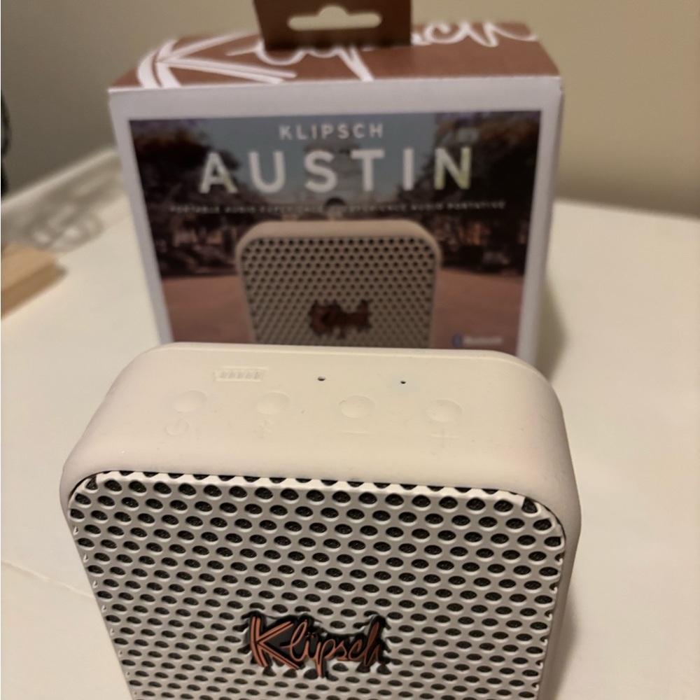 Klipsch Black and White Bluetooth Speaker - Picture 3 of 3